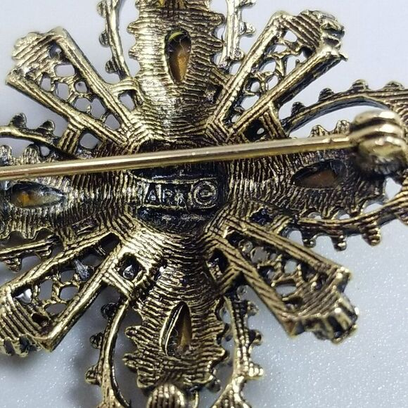 Vintage ART Gold Tone Heraldic Maltese Cross Rhinestone Brooch, Red White Blue - Picture 4 of 7